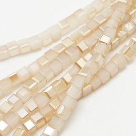 10 stuks kristal kralen Kubus Facet geslepen Top kwaliteit! 8mm gat: 1mm Beige