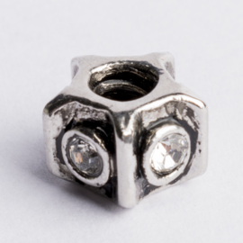 Be Charmed kraal zilver met een rhodium laag (nikkelvrij) c.a.11x 8mm groot gat: 4mm