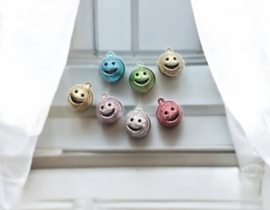 10 x Assortiment stardust belletjes smiley lachend gezichtje 14 mm mix