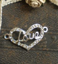 Schitterende  tussenzetsel hart  met strass 30x16x2mm zilver love ♥