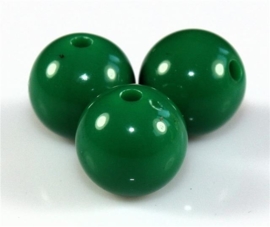 15 x Acrylkralen groen c.a. 14 mm , gat c.a. 3 mm