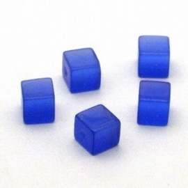 10 x Glaskraal kubus cate-eye 8mm middel blauw