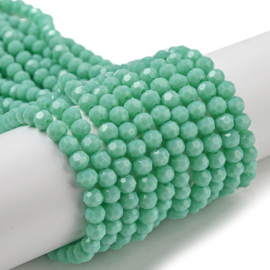 1 x Glaskralen streng facetgeslepen rond 4 mm – gat 0,7 mm – Medium Sea Green
