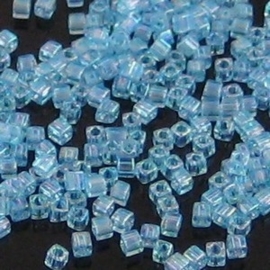 10 gram Kubus 1,8 mm Miyuki Blue Topaz Transparant Rainbow