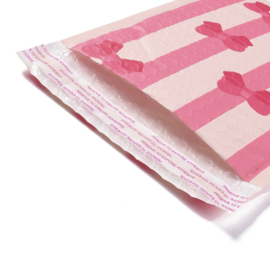 1 x Strikjes luchtkussen envelop afm. 24 x 15 x 0,48 cm roze