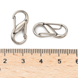 1 x Metalen dubbele S-karabijnhaak 20 x 9,5 x 5 mm – oogjes 5,5 x 7,5 mm – platinumkleur