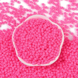 20 gram Acryl rocailles 4 x 3,5 mm – gat 1,6 mm – Hot Pink