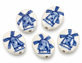 5 x Ovale platte keramiek kralen met molen 25,5 x 18,3 x 8 mm – gat 2,1 mm – Delfts blauw