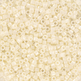 c.a. 5 gram Miyuki rocailles 11/0 - Ceylon cream