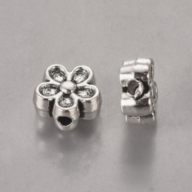 10 x Metalen bloem kralen 3D 7 x 3,5 mm – gat 1 mm – antiek zilverkleur 