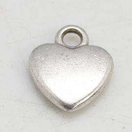 10x Tibetaans zilveren bedeltje  zilver kleur hart 12 x 10 x 2,5mm gat 2mm