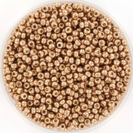 c.a. 5 gram Miyuki rocailles 11/0 - Duracoat galvanized soft champagne