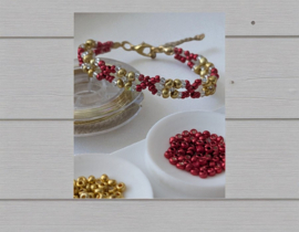 Zelf een kralenarmbandje maken met draad 