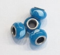 Per stuk Glaskraal European-style blauw met l.blauwe golfjes 13 mm