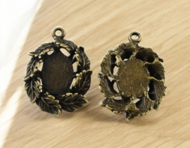 1 x Houder F: Metalen Camée of Cabochon houder 36 x 26 x 5 mm Binnenzijde c.a. 13 x 17 mm