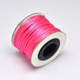 Rol met 10 meter satijn koord Nylon Marcramé koord 2mm kleur Fuchsia