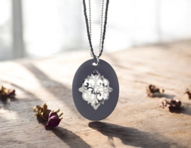 Lange BIBA ball chain en koord Ketting  met  acryl hanger, grijs