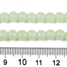 30 x Glaskralen imitatie jade rond 6-6,5 mm – gat 1,4 mm – Light Green