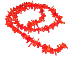 Per streng kralen van c.a. 40cm Oranje koraal, afmeting 4x18mm
