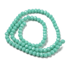 1 x Glaskralen streng facetgeslepen rond 4 mm – gat 0,7 mm – Medium Sea Green