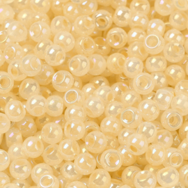 20 gram Glaskralen rocailles Ceylon 4 x 3 mm – gat 1,2 mm – Navajo White