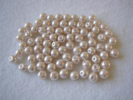 80 x glasparels 6mm kleur:  champagne gat 1mm