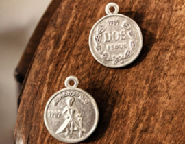 6 x Metalen bedel muntje, antiek zilverkleur afm. 17,5 x 1mm oogje 2mm Le Petit Prince
