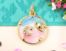 Bedel maan en planet blauw roze, emaille met Zirconia , 18K Gold plated 16,5 x 14 x 2,5mm oogje 3,4mm (Nikkelvrij)