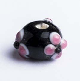 5 x handgemaakte glaskraal met zwart wit roze stippels ; Ø 12 mm x 8 mm, gat 3 mm