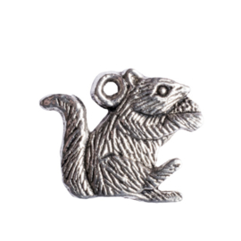 6 x bedel eekhoorn zilver kleur 20 x 16,5 mm oogje: 1,5mm