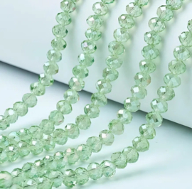 1 x Streng electroplate glaskralen facet rondel 6 x 4 mm – gat 1 mm – licht groen
