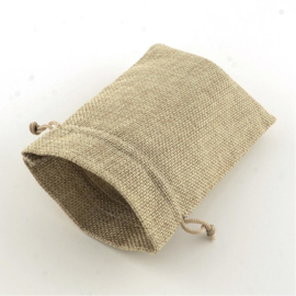 Cadeauzakje van Jute c.a. 18 x 13cm Tan