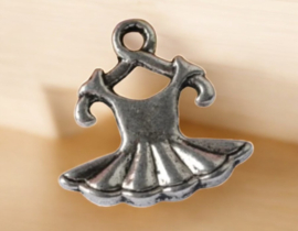 4 x Metalen bedel van een balletjurk, antiek zilverkleur, afm. 16 x 15 x 3mm oogje 2mm
