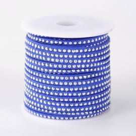 1 meter imitatie Suède leer 3mm met zilver aluminium studs medium blue  