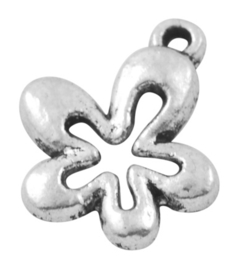 6 x Tibetaans zilveren bedeltje van een bloem 17 x 15 x 2mm gat: 1,5mm platinum