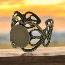 Verstelbare metalen basis ring,  geel koper kleur, diameter c.a 17mm diameter tray 8mm