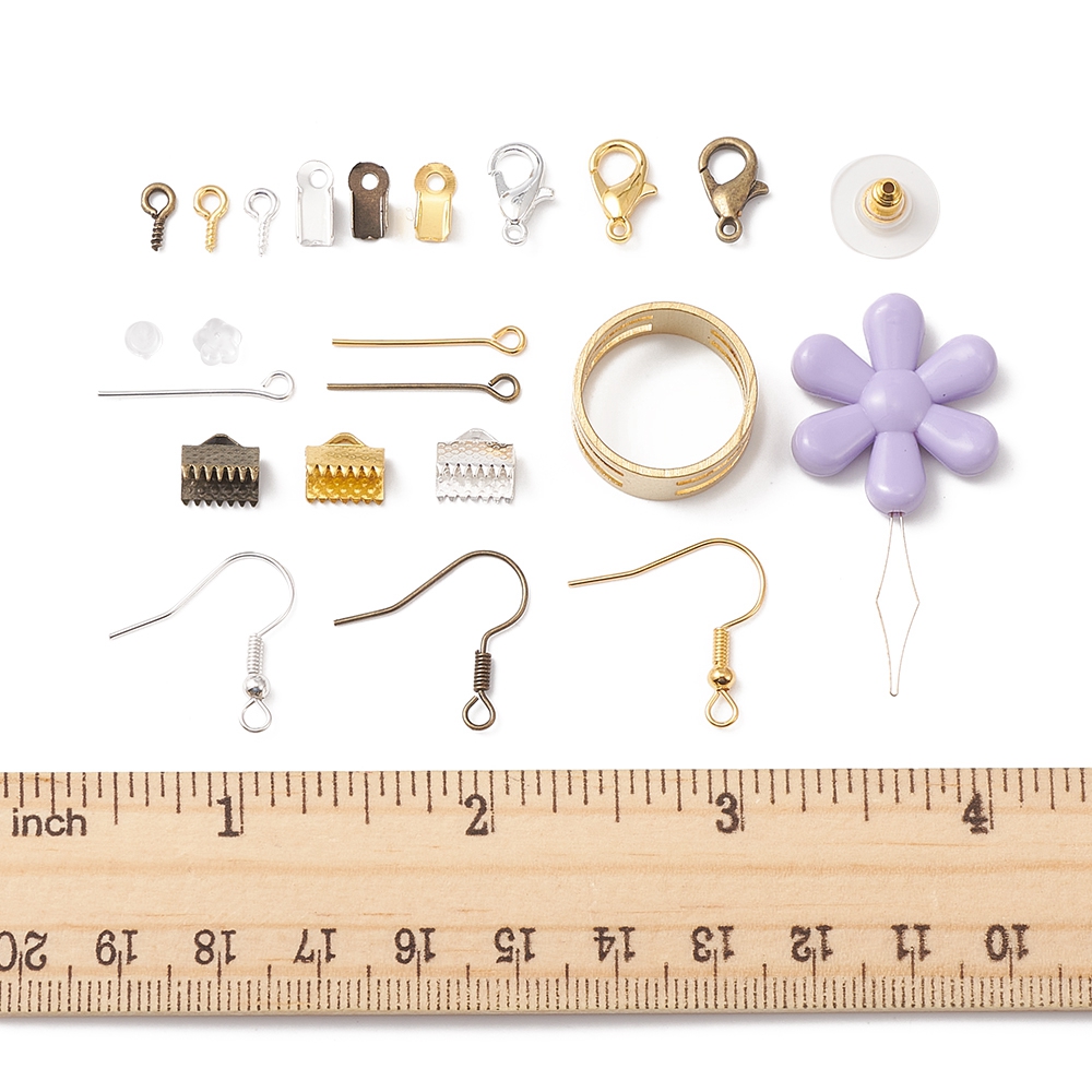 1 x DIY sieraden onderdelen set – compleet met oorhaakjes, schroef bails, veter- en lintklemmetjes, sluitingen, stiften, oorbelstoppers, elastiek, naald en pincet – gemixte kleuren – inclusief opbergdoosje