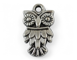 6  x Metalen bedeltje van een uil, antiek zilverkleur afm. 20 x 11 x 2mm oogje2mm