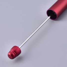 1 x Kunststof/metalen kralenpen 14,4 cm – staafje ca. 55 x 2 mm – donkerrood