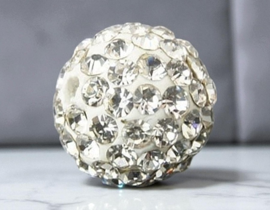 2 x Shamballa kraal 6 mm – wit met Crystal steentjes – rijggat ca. 1 mm