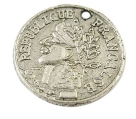 4 x Tibetaans zilveren muntje  15,5 x 15,5 x 1mm