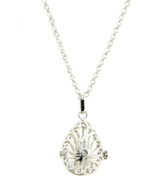 Prachtige lange ketting c.a. 80cm  met een zilver kleur Engelenroeper 16mm druppel