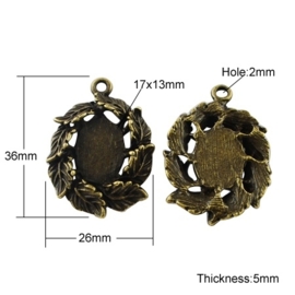 2 x Houder F: Prachtige Camée of Cabochon houder.  Binnenzijde c.a. 13 x 17 mm oogje 2mm