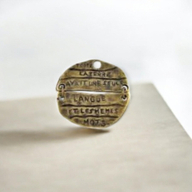 1 x Metalen scharnier bedel met tekst, 29 x 29 x 2mm gat: 1,5mm oud goudkleur