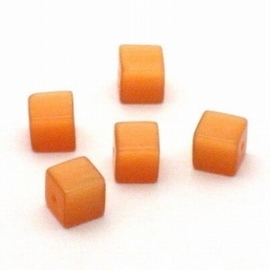 10 x  Glaskraal kubus cate-eye 8mm oranje