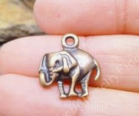 4 x olifanten bedel Tibetaans zilver 16 x13,5 mm geel koper