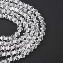 Streng met c.a. 93~95 Bicone kristal glaskralen 4 x 4mm gat 1mm Clear