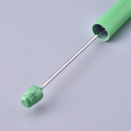 1 x Kunststof/metalen kralenpen 14,4 cm – staafje ca. 55 x 2 mm – lichtgroen
