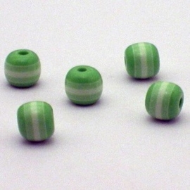 25 x Resin ronde regenboog kraal 8mm licht groen wit