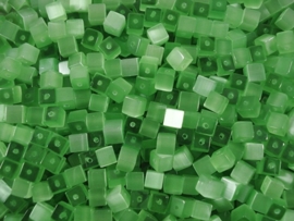 20 stuks Glaskraal kubus cate-eye 4mm donker  groen